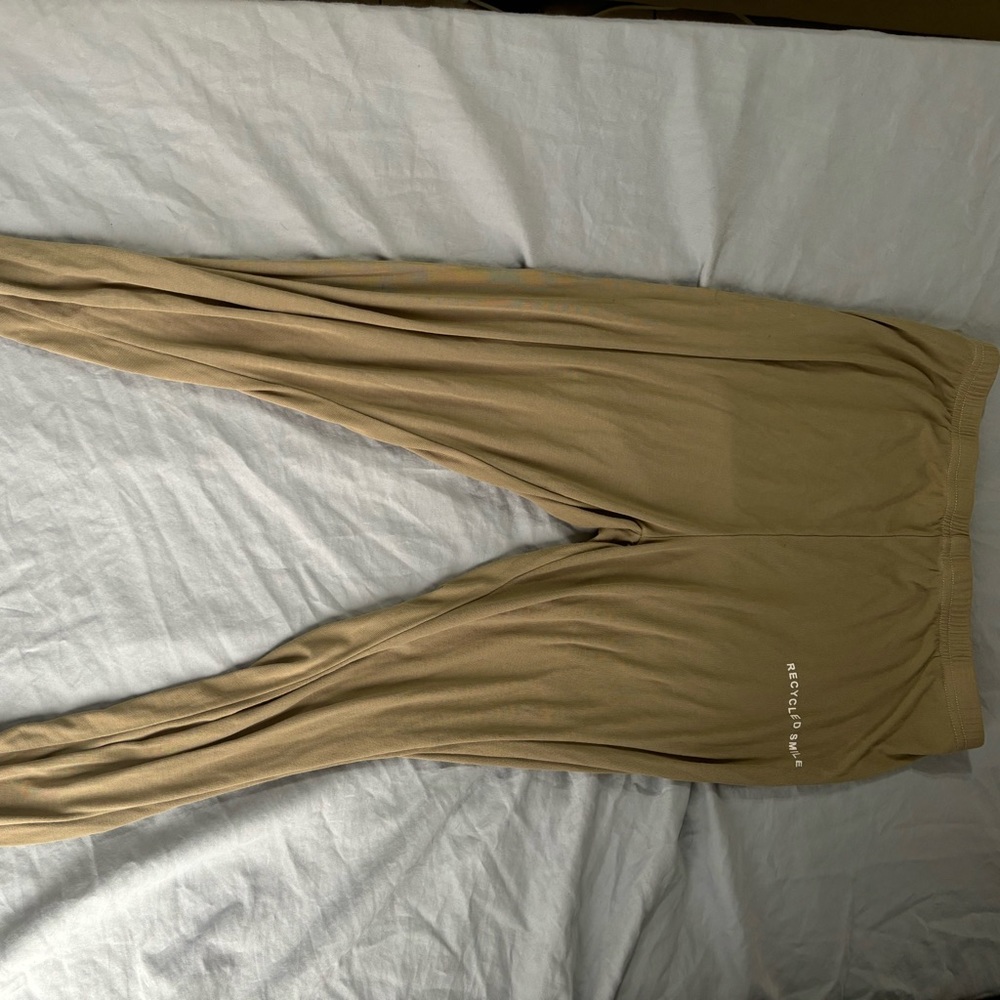 Army green leggings flash sale $15